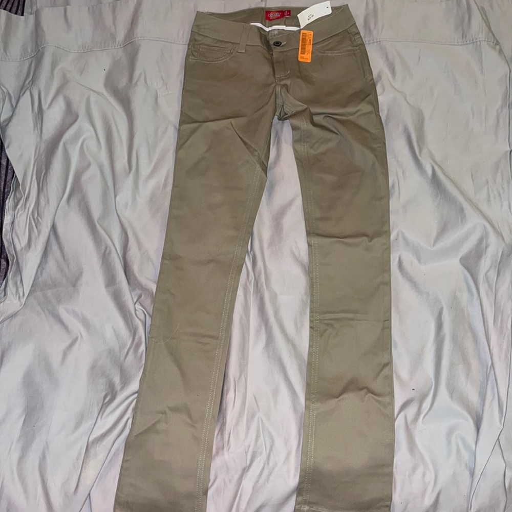 Brand: DICKIES Size: 0 Condition: Great